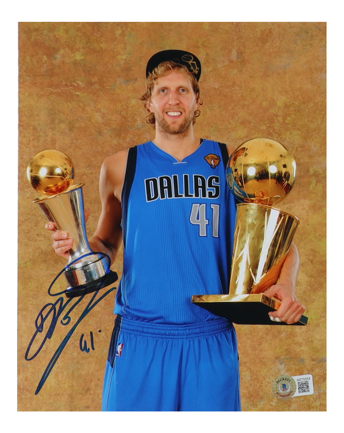 Dirk Nowitzki Signed Mavericks 8x10 Photo (Beckett) at PristineAuction.com Dirk Nowitzki Signed Mavericks 8x10 Photo (Beckett) at PristineAuction.com