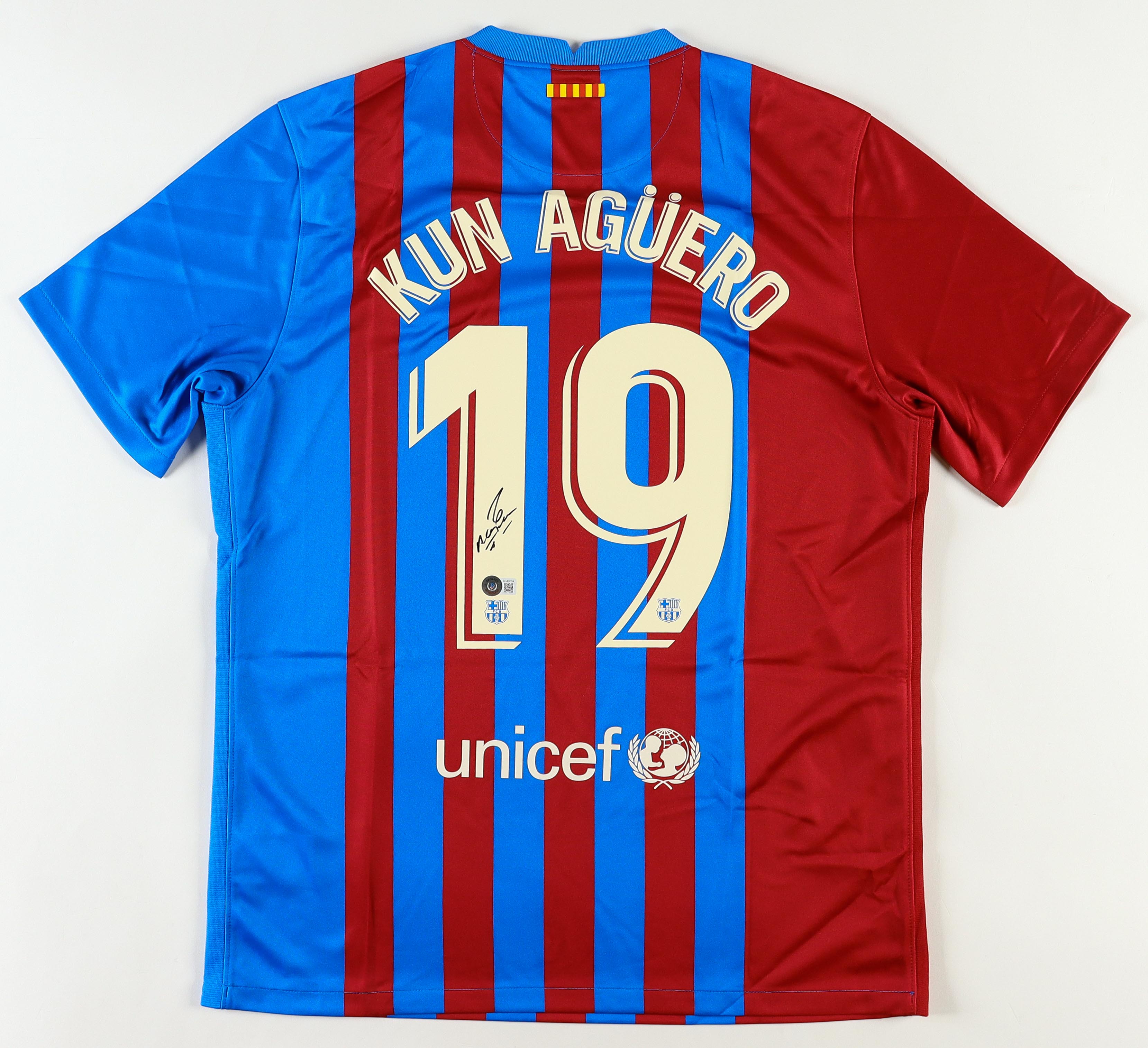 Kun Aguero Signed Jersey (Beckett) at PristineAuction.com Kun Aguero Signed Jersey (Beckett) at PristineAuction.com