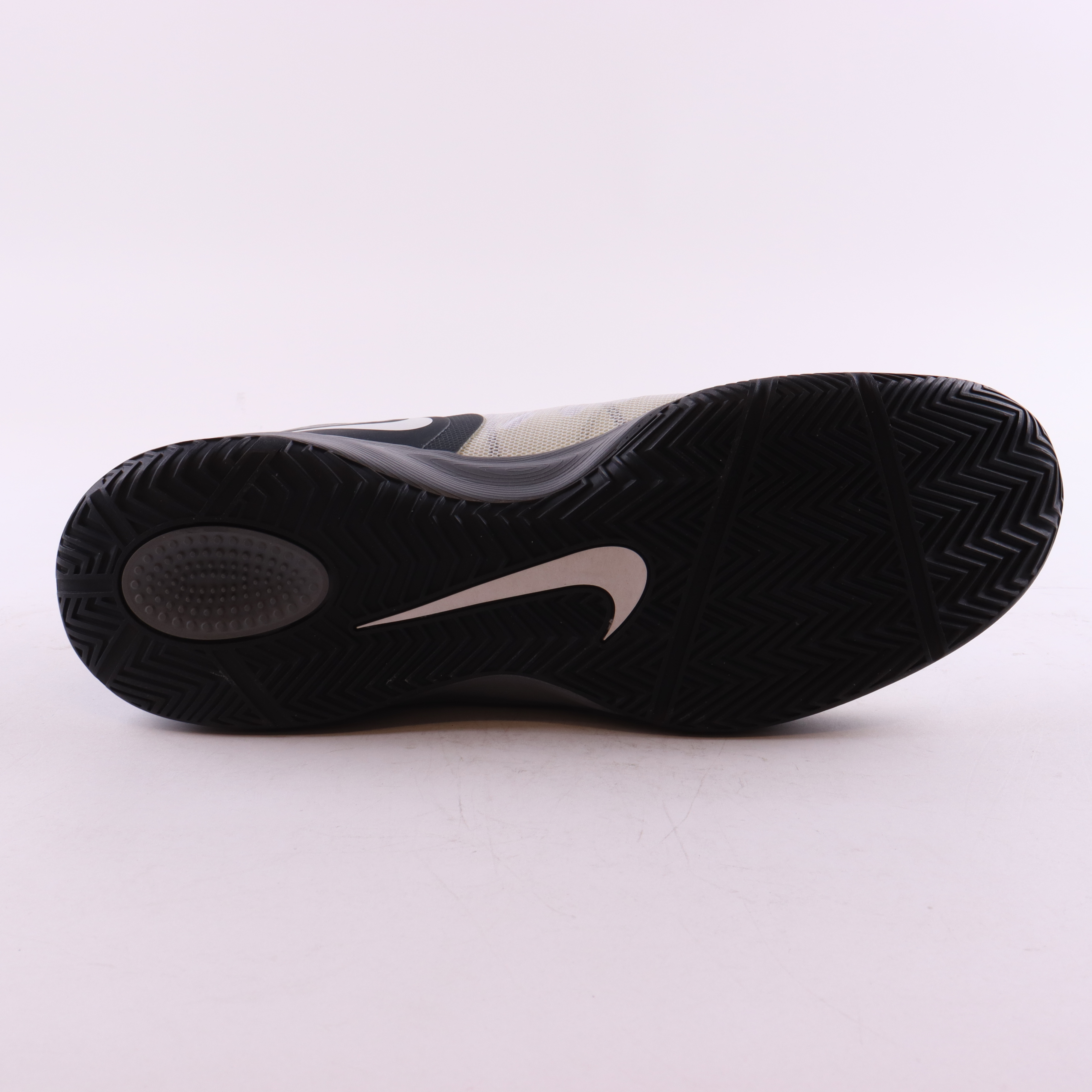 Kevin Love Signed Pair Of Nike Basketball Shoes (JSA) at PristineAuction.com Kevin Love Signed Pair Of Nike Basketball Shoes (JSA) at PristineAuction.com