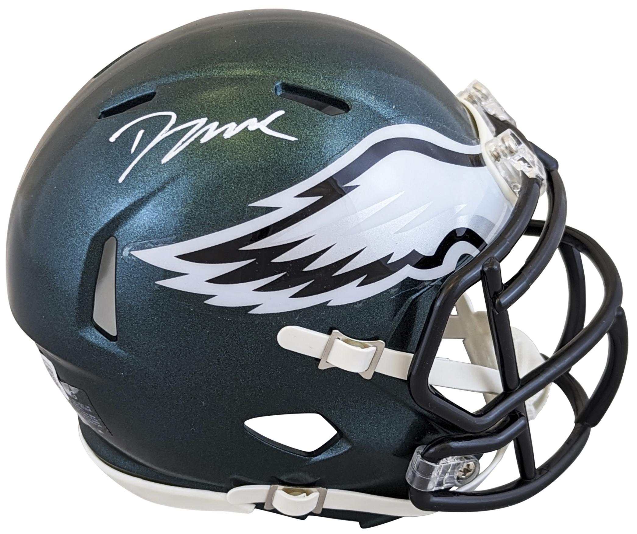 D'Andre Swift Signed Eagles Speed Mini Helmet with Display Case (Beckett) at PristineAuction.com D'Andre Swift Signed Eagles Speed Mini Helmet with Display Case (Beckett) at PristineAuction.com