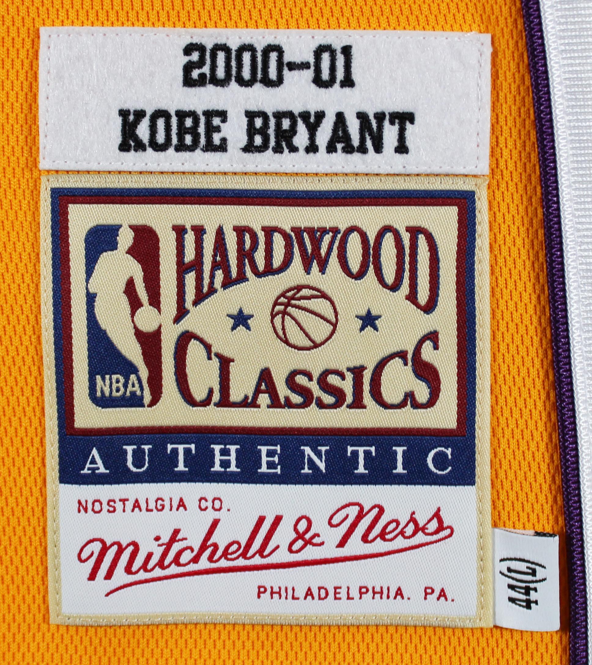 Kobe Bryant Signed 2000-01 Lakers Nike Jersey with NBA Finals Patch (PSA) at PristineAuction.com Kobe Bryant Signed 2000-01 Lakers Nike Jersey with NBA Finals Patch (PSA) at PristineAuction.com
