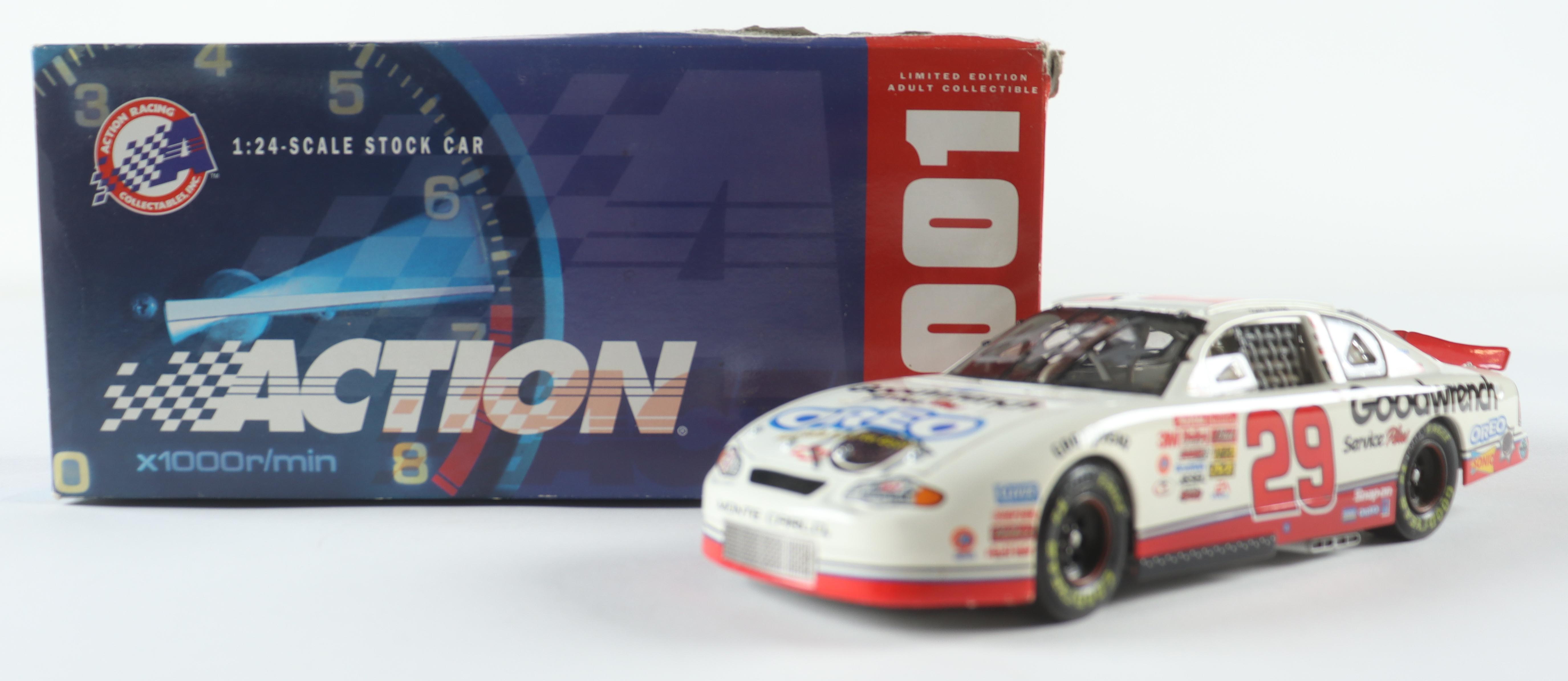 Kevin Harvick Signed LE #29 GM Goodwrench Service OREO Show Car 2001 Monte Carlo 1:24 Die-Cast Car (PA) at PristineAuction.com Kevin Harvick Signed LE #29 GM Goodwrench Service OREO Show Car 2001 Monte Carlo 1:24 Die-Cast Car (PA) at PristineAuction.com