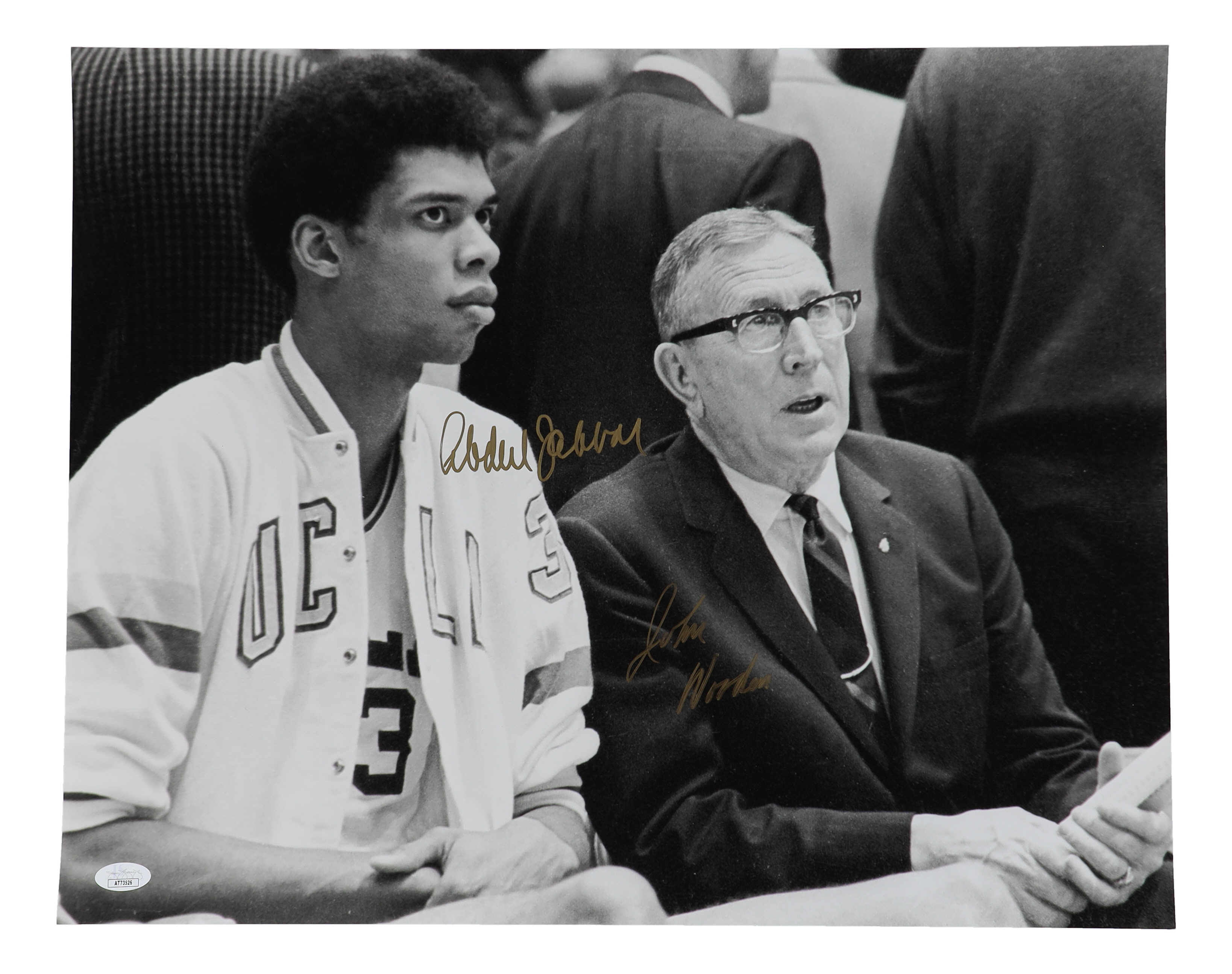 John Wooden & Kareem Abdul-Jabbar Signed UCLA Bruins 16x20 Photo (JSA) at PristineAuction.com John Wooden & Kareem Abdul-Jabbar Signed UCLA Bruins 16x20 Photo (JSA) at PristineAuction.com