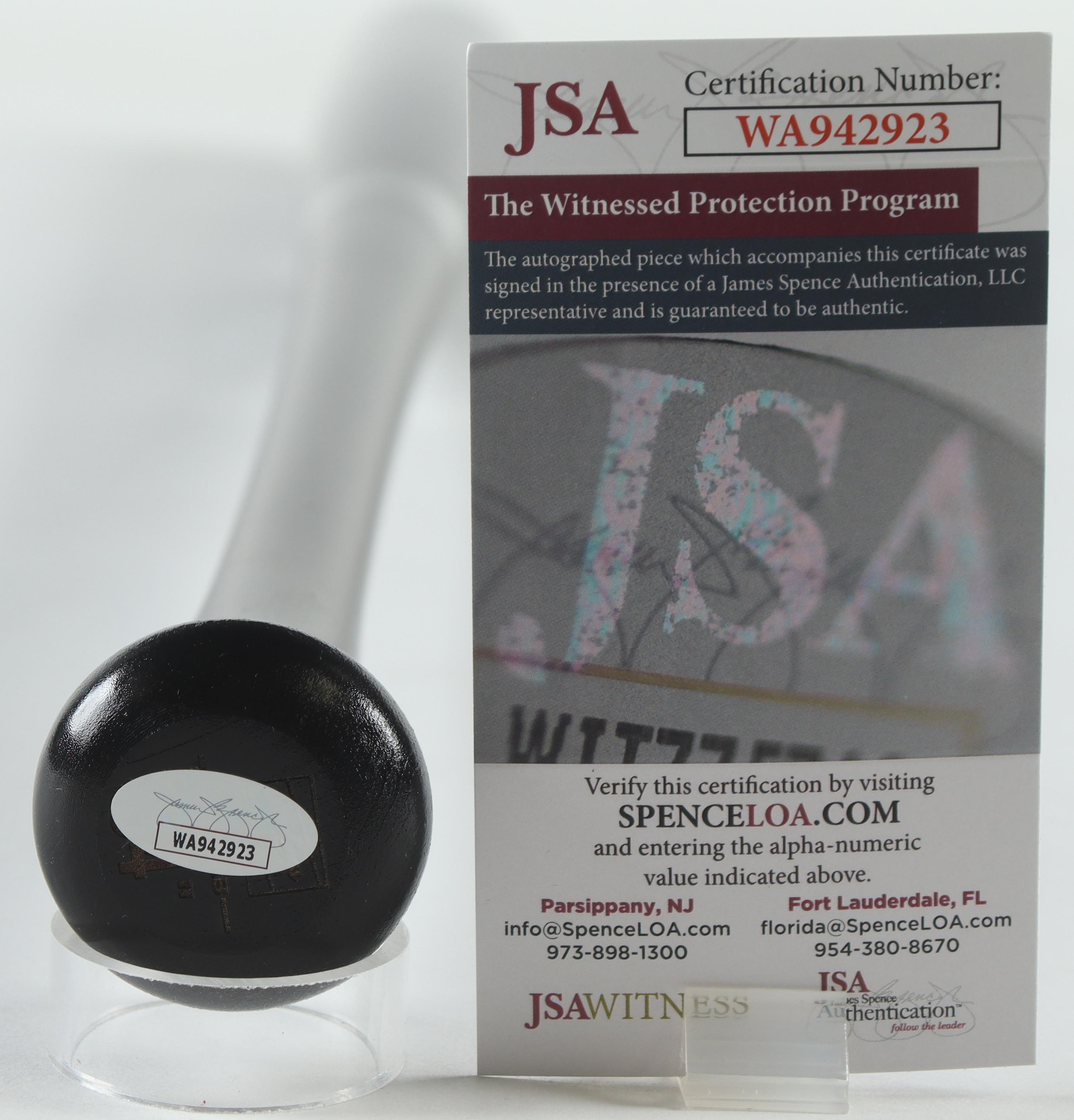 Omar Vizquel Signed Rawlings Pro Baseball Bat Inscribed "11x GG" (JSA) at PristineAuction.com Omar Vizquel Signed Rawlings Pro Baseball Bat Inscribed "11x GG" (JSA) at PristineAuction.com