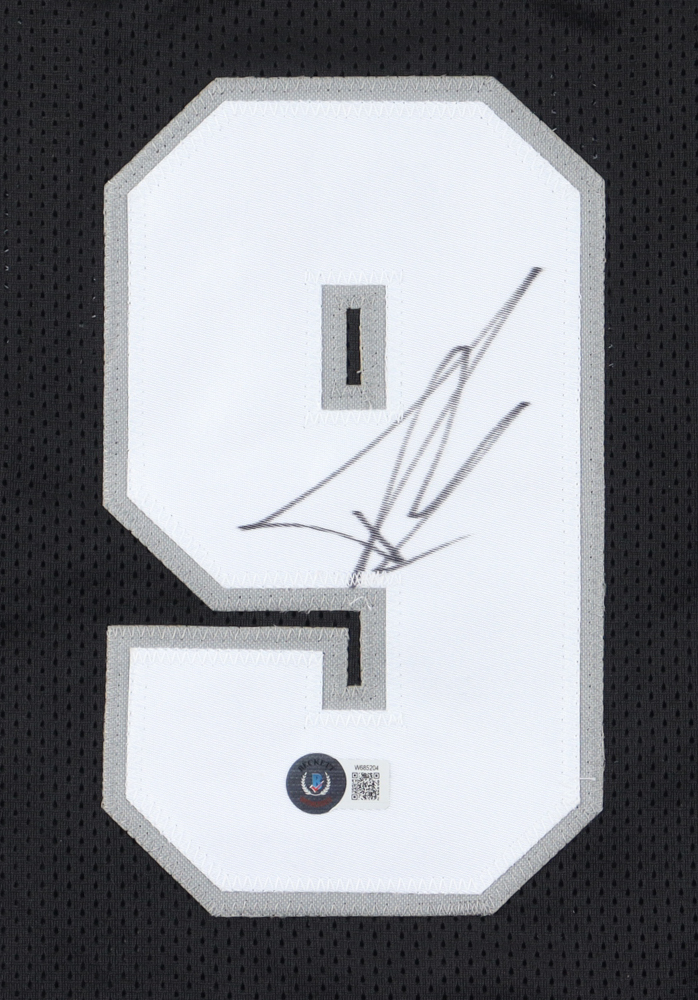 Tony Parker Signed Jersey (Beckett) at PristineAuction.com Tony Parker Signed Jersey (Beckett) at PristineAuction.com