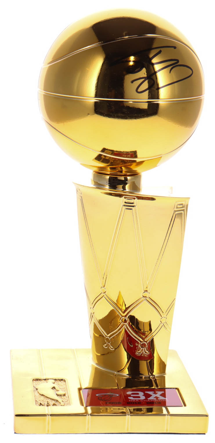 Shaquille O'Neal Signed 3x NBA Champion Replica Championship Trophy (Beckett) at PristineAuction.com Shaquille O'Neal Signed 3x NBA Champion Replica Championship Trophy (Beckett) at PristineAuction.com