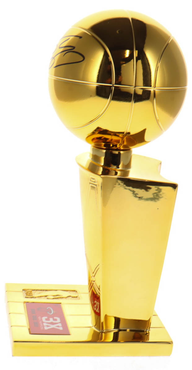 Shaquille O'Neal Signed 3x NBA Champion Replica Championship Trophy (Beckett) at PristineAuction.com Shaquille O'Neal Signed 3x NBA Champion Replica Championship Trophy (Beckett) at PristineAuction.com