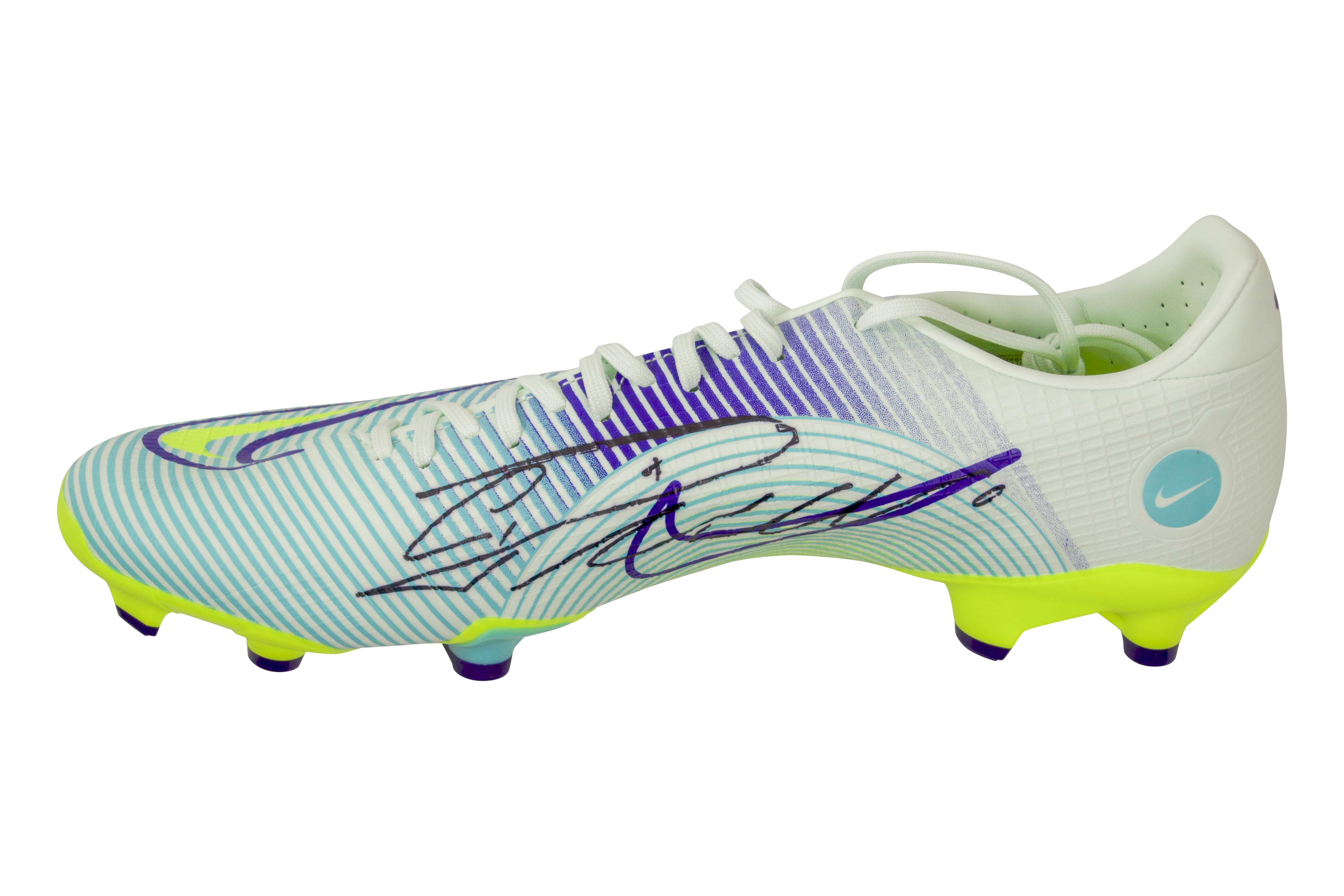 Cristiano Ronaldo Signed Real Madrid Custom Framed 3D LED Cleat Display (Beckett) at PristineAuction.com Cristiano Ronaldo Signed Real Madrid Custom Framed 3D LED Cleat Display (Beckett) at PristineAuction.com