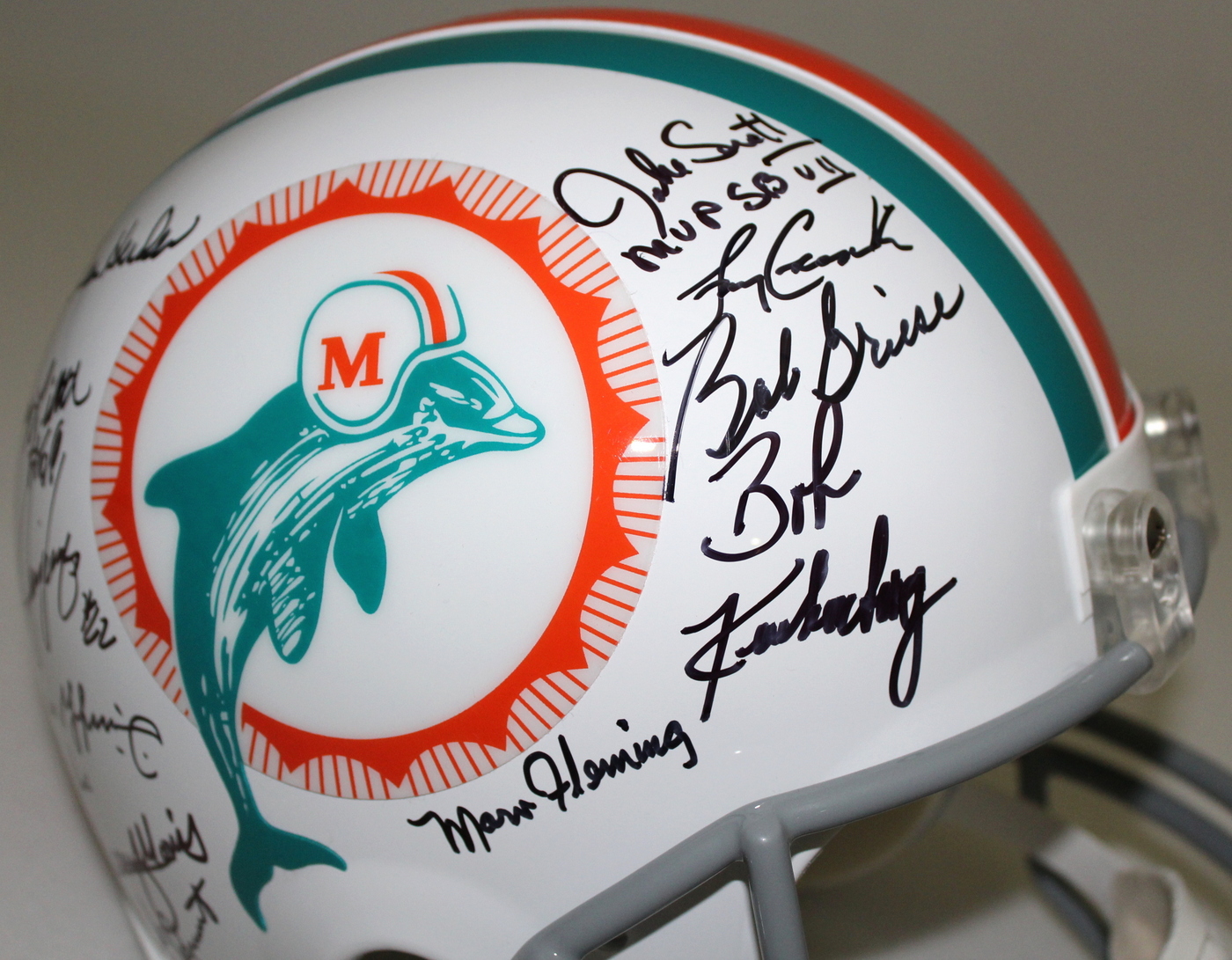 1972 Dolphins Super Bowl Champion Team-Signed Full-Size Helmet with (28) Signatures Including Bob Griese, Mercury Morris, Larry Little, Jim Kiick, Jake Scott (JSA COA) at PristineAuction.com 1972 Dolphins Super Bowl Champion Team-Signed Full-Size Helmet with (28) Signatures Including Bob Griese, Mercury Morris, Larry Little, Jim Kiick, Jake Scott (JSA COA) at PristineAuction.com