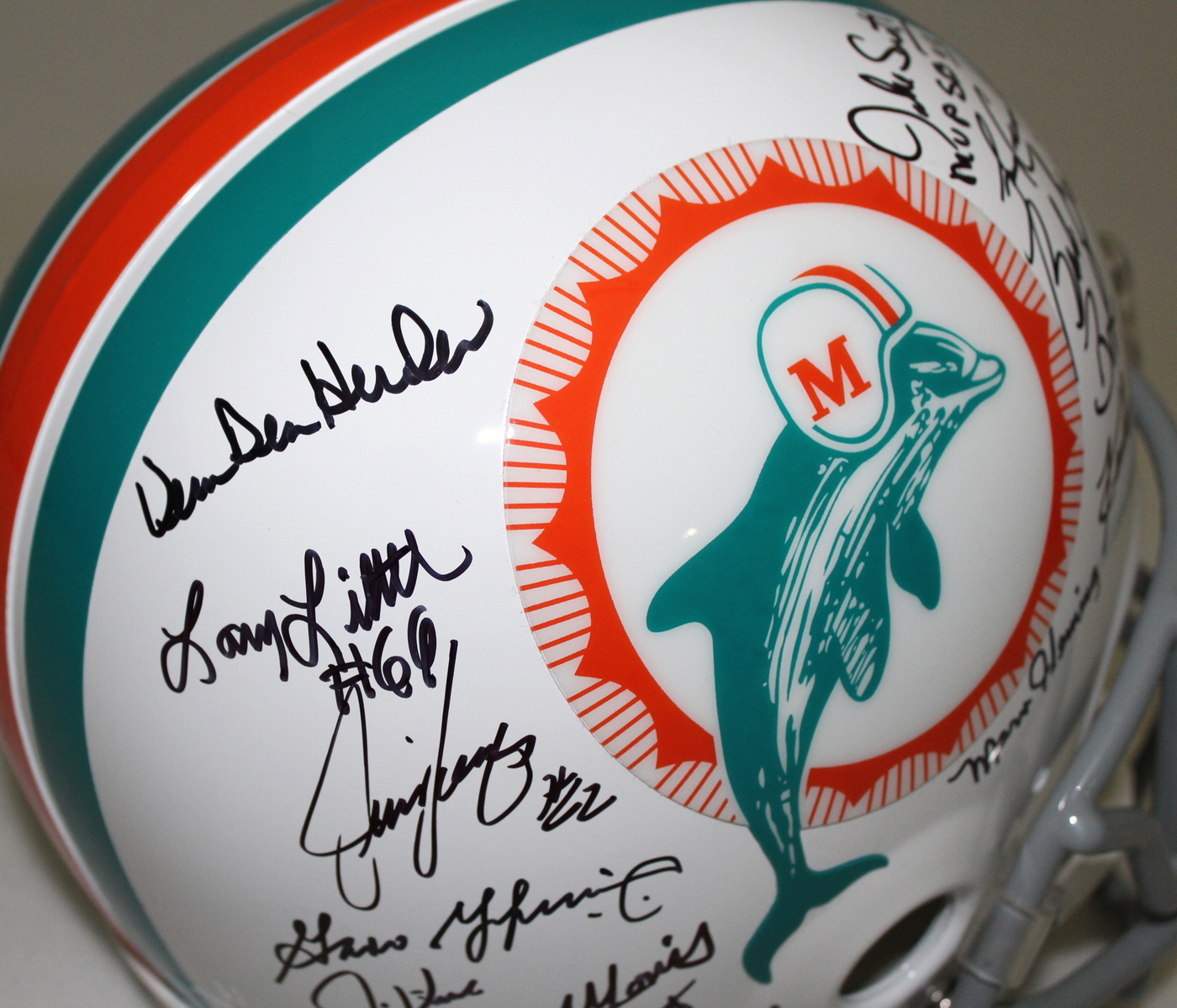 1972 Dolphins Super Bowl Champion Team-Signed Full-Size Helmet with (28) Signatures Including Bob Griese, Mercury Morris, Larry Little, Jim Kiick, Jake Scott (JSA COA) at PristineAuction.com 1972 Dolphins Super Bowl Champion Team-Signed Full-Size Helmet with (28) Signatures Including Bob Griese, Mercury Morris, Larry Little, Jim Kiick, Jake Scott (JSA COA) at PristineAuction.com