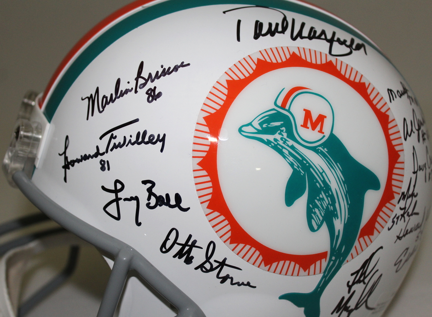 1972 Dolphins Super Bowl Champion Team-Signed Full-Size Helmet with (28) Signatures Including Bob Griese, Mercury Morris, Larry Little, Jim Kiick, Jake Scott (JSA COA) at PristineAuction.com 1972 Dolphins Super Bowl Champion Team-Signed Full-Size Helmet with (28) Signatures Including Bob Griese, Mercury Morris, Larry Little, Jim Kiick, Jake Scott (JSA COA) at PristineAuction.com