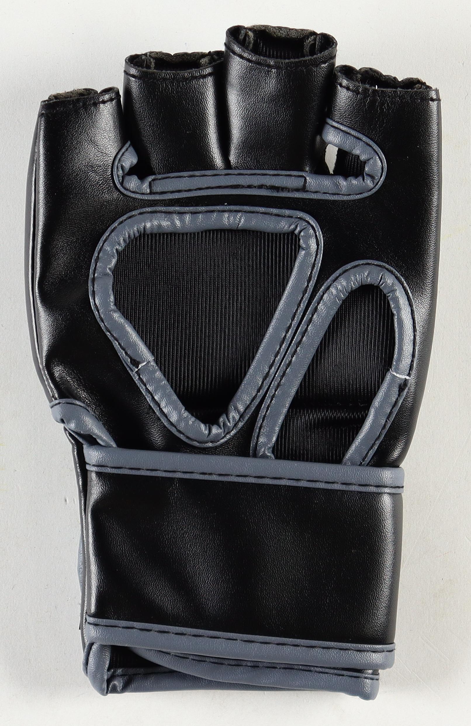 Tom Aspinall Signed UFC Glove (Beckett) at PristineAuction.com Tom Aspinall Signed UFC Glove (Beckett) at PristineAuction.com