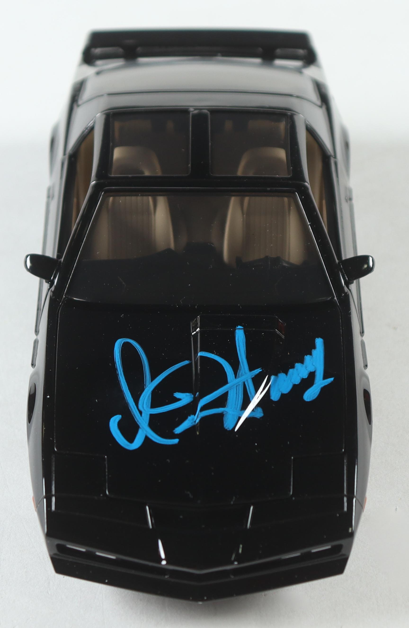 David Hasselhoff Signed "Knight Rider" 1:24 Diecast Car (Beckett) at PristineAuction.com David Hasselhoff Signed "Knight Rider" 1:24 Diecast Car (Beckett) at PristineAuction.com
