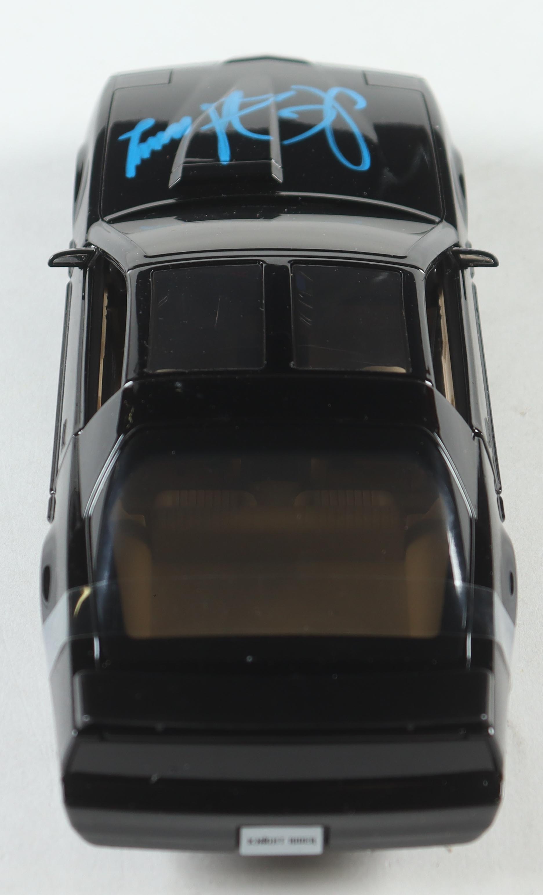 David Hasselhoff Signed "Knight Rider" 1:24 Diecast Car (Beckett) at PristineAuction.com David Hasselhoff Signed "Knight Rider" 1:24 Diecast Car (Beckett) at PristineAuction.com