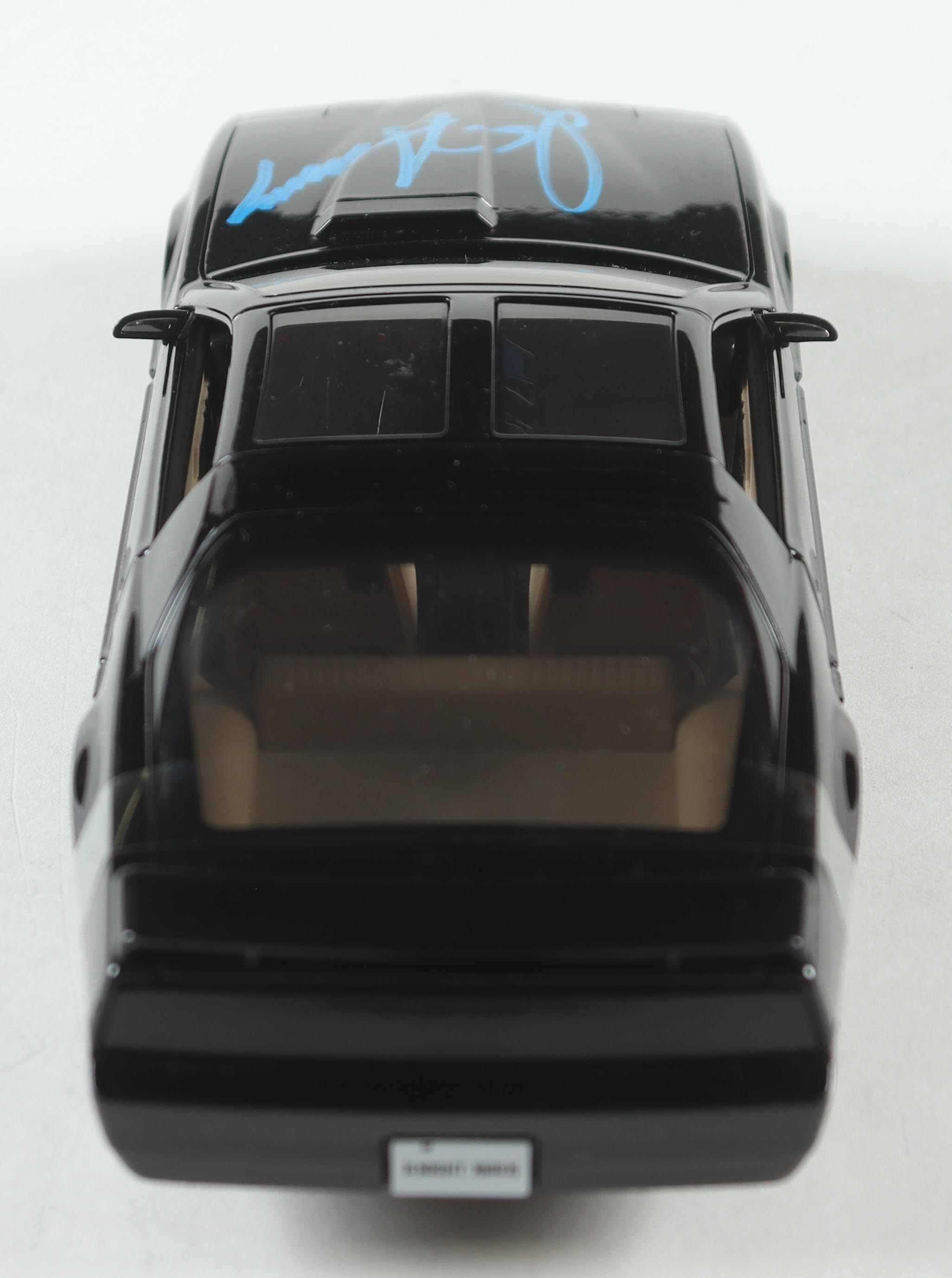 David Hasselhoff Signed "Knight Rider" 1:24 Diecast Car (Beckett) at PristineAuction.com David Hasselhoff Signed "Knight Rider" 1:24 Diecast Car (Beckett) at PristineAuction.com