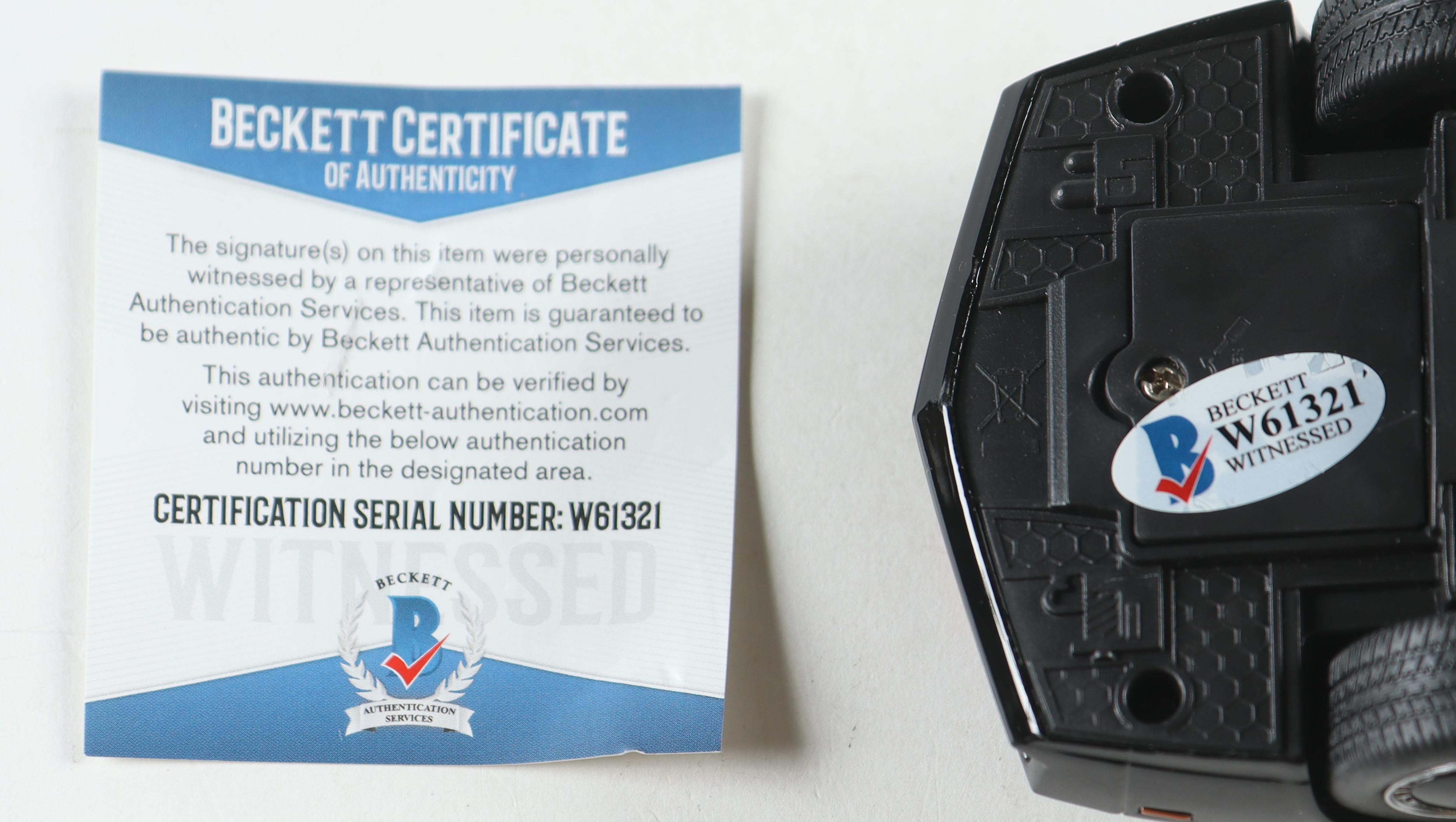 David Hasselhoff Signed "Knight Rider" 1:24 Diecast Car (Beckett) at PristineAuction.com David Hasselhoff Signed "Knight Rider" 1:24 Diecast Car (Beckett) at PristineAuction.com