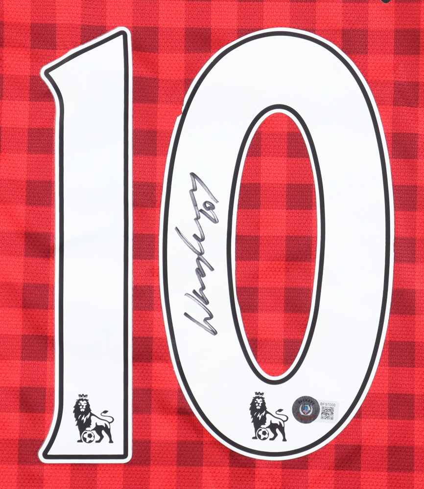 Wayne Rooney Signed Manchester United Jersey (Beckett) at PristineAuction.com Wayne Rooney Signed Manchester United Jersey (Beckett) at PristineAuction.com