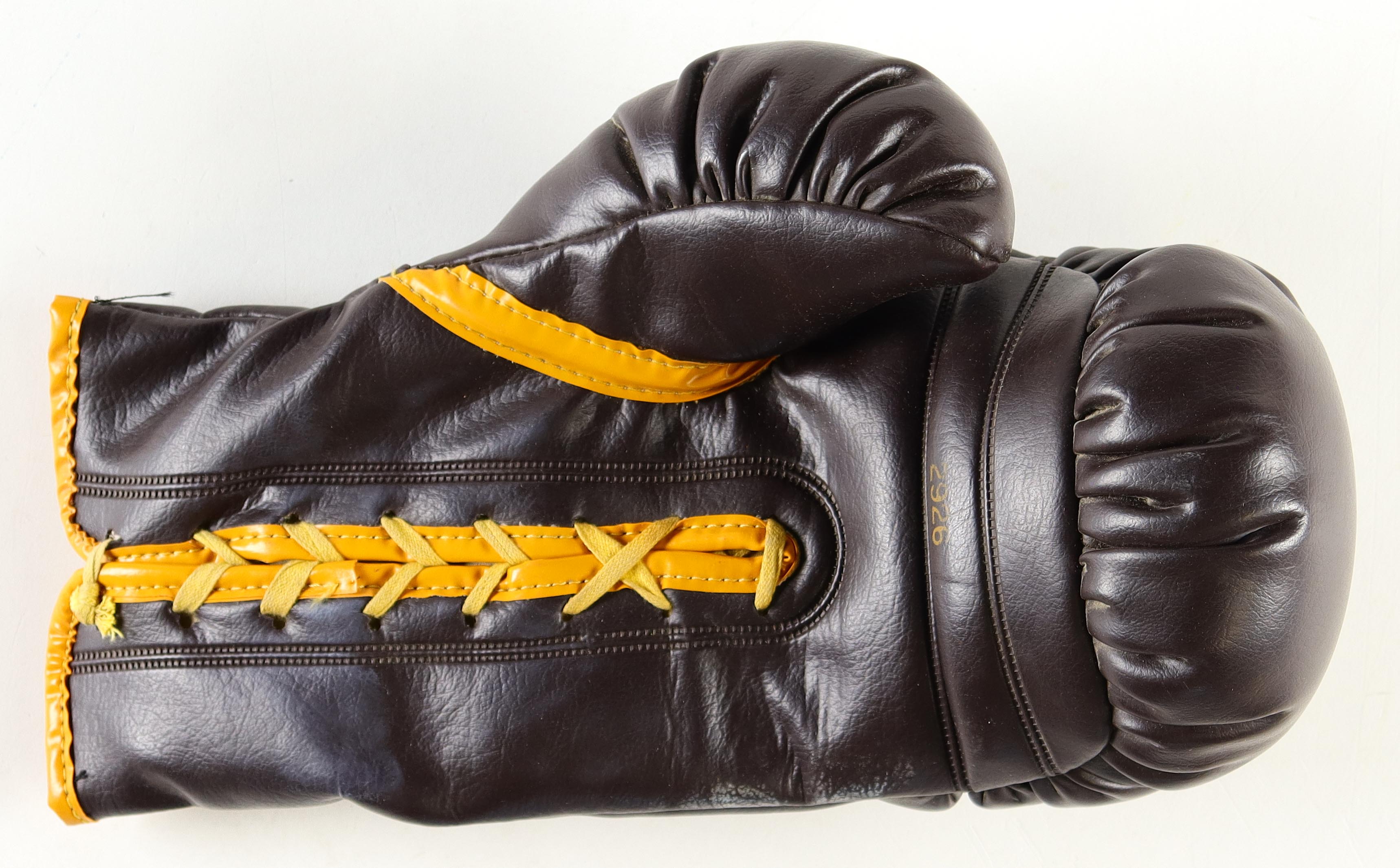 Mike Tyson Signed Vintage Everlast Brown Boxing Glove (Tyson) at PristineAuction.com Mike Tyson Signed Vintage Everlast Brown Boxing Glove (Tyson) at PristineAuction.com