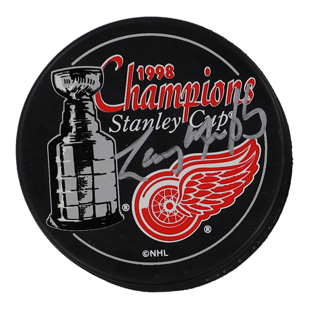 Larry Murphy Signed Red Wings 1998 Stanley Cup Champions Logo Hockey Puck (Beckett) at PristineAuction.com Larry Murphy Signed Red Wings 1998 Stanley Cup Champions Logo Hockey Puck (Beckett) at PristineAuction.com