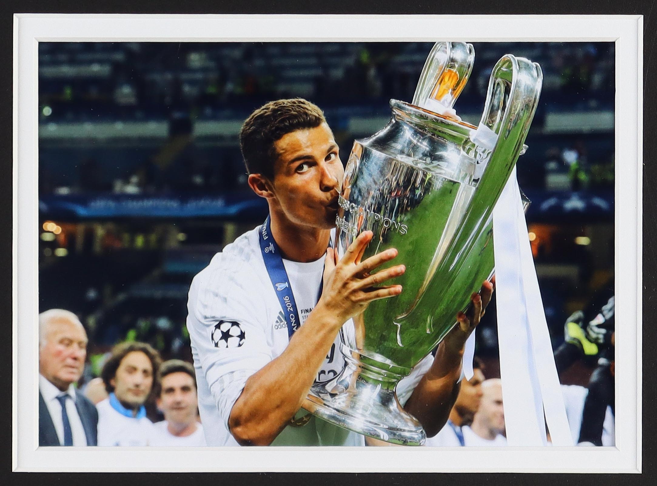 Cristiano Ronaldo Signed Real Madrid Custom Framed Jersey (Beckett) at PristineAuction.com Cristiano Ronaldo Signed Real Madrid Custom Framed Jersey (Beckett) at PristineAuction.com