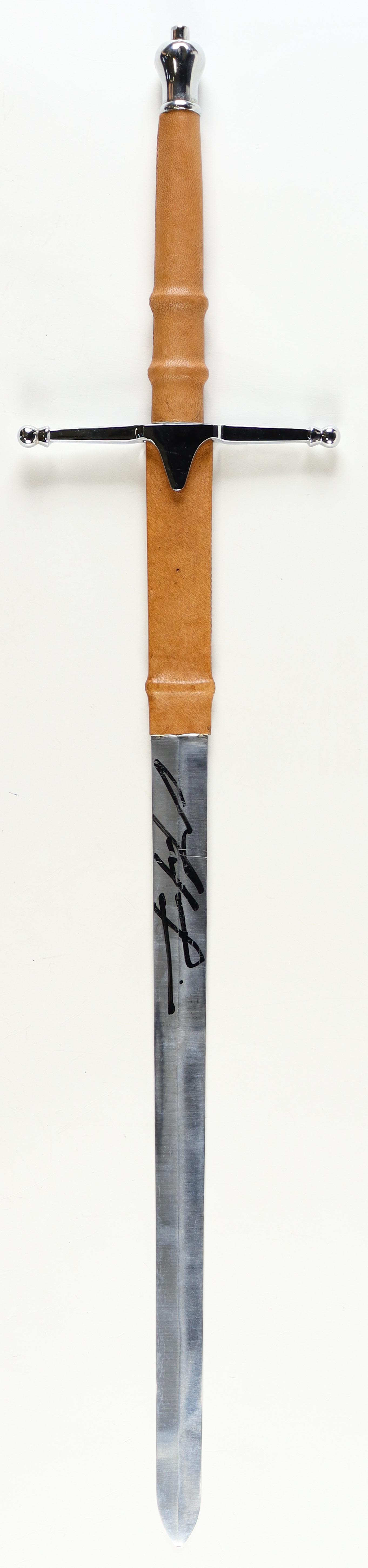 Mel Gibson Signed "Braveheart" Full-Size Prop Replica Sword (JSA) at PristineAuction.com Mel Gibson Signed "Braveheart" Full-Size Prop Replica Sword (JSA) at PristineAuction.com