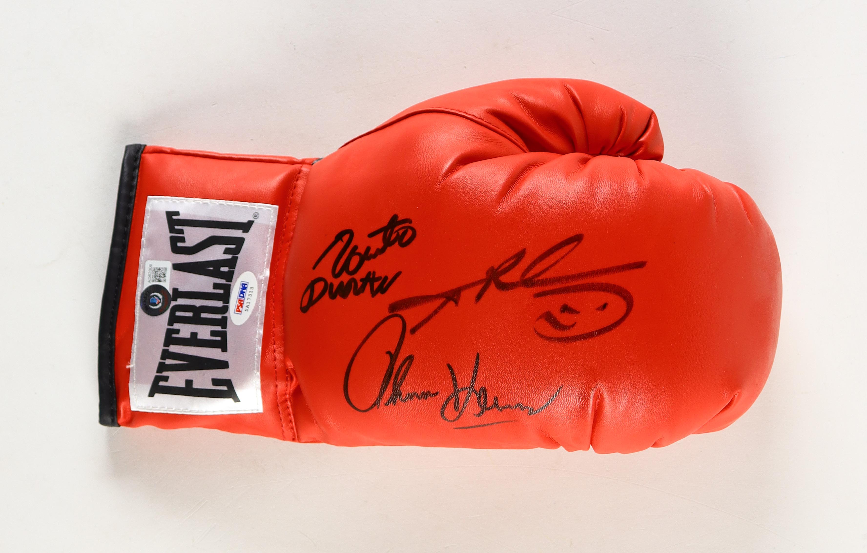 Sugar Ray Leonard, Roberto Duran & Thomas Hearns Signed Boxing Glove with Display Case (Beckett) at PristineAuction.com Sugar Ray Leonard, Roberto Duran & Thomas Hearns Signed Boxing Glove with Display Case (Beckett) at PristineAuction.com