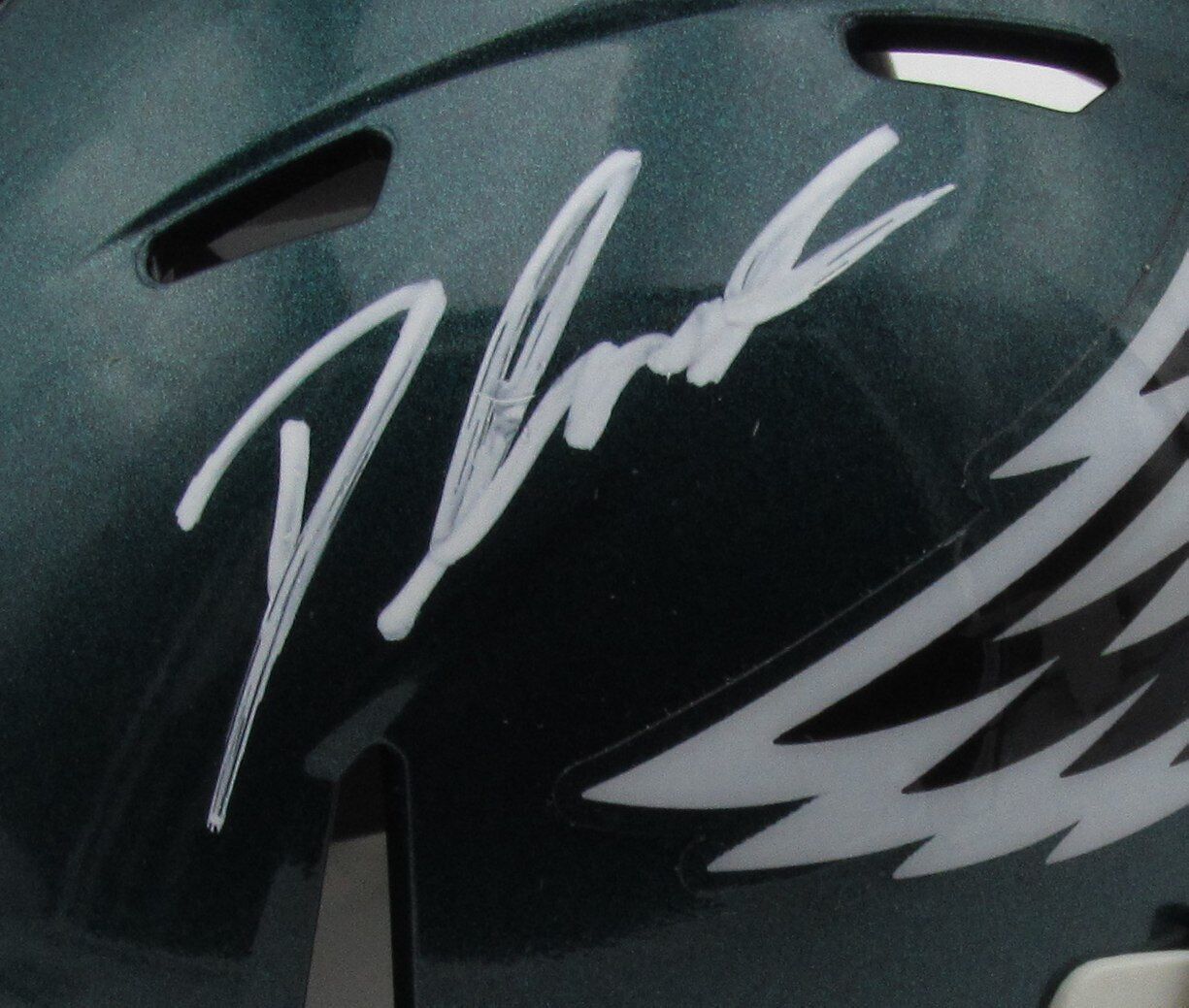 D'Andre Swift Signed Eagles Speed Mini Helmet (JSA) at PristineAuction.com D'Andre Swift Signed Eagles Speed Mini Helmet (JSA) at PristineAuction.com