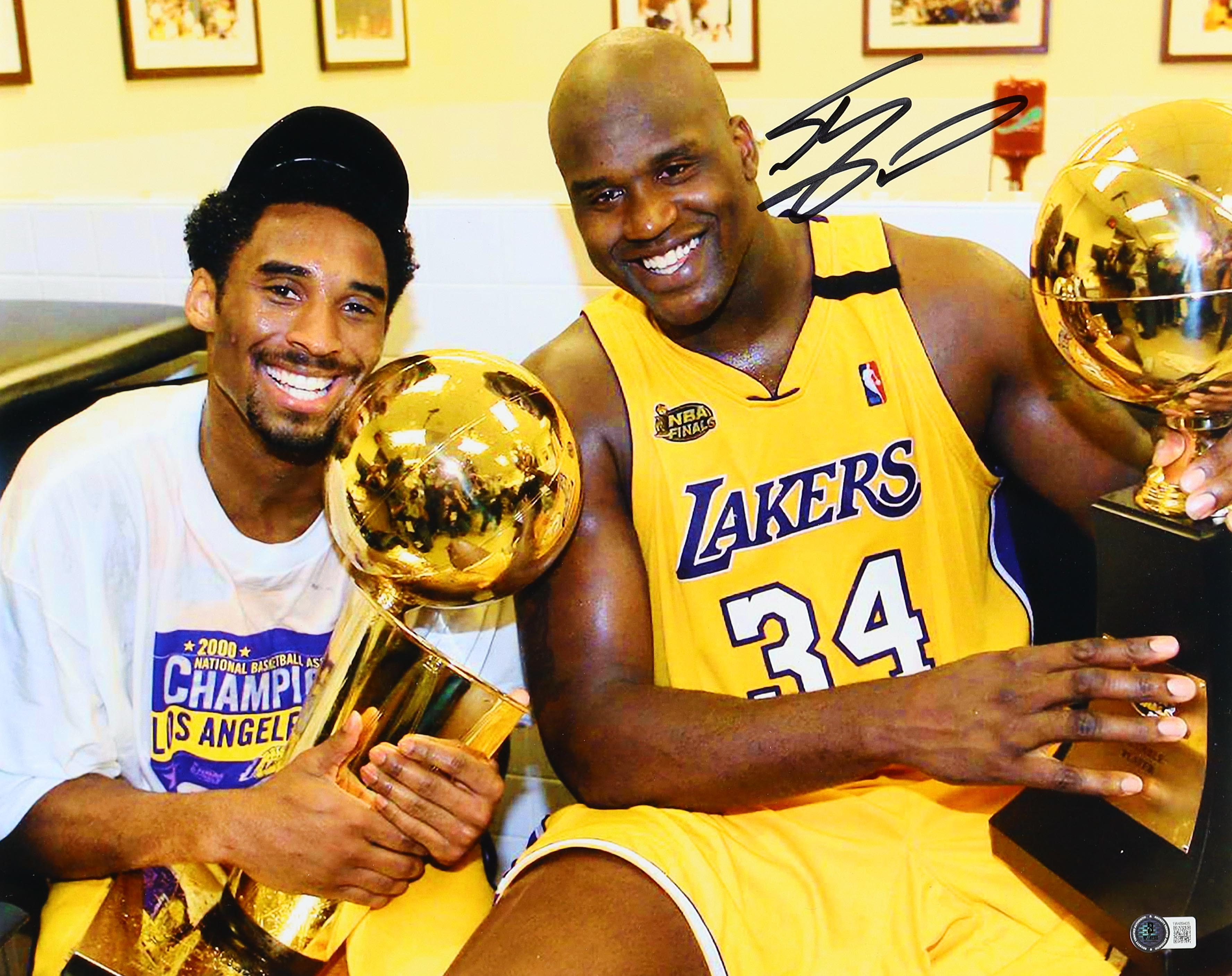 Shaquille O'Neal Signed Lakers 16x20 Photo (Beckett) at PristineAuction.com Shaquille O'Neal Signed Lakers 16x20 Photo (Beckett) at PristineAuction.com