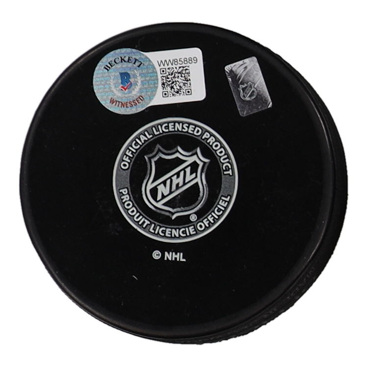 Steve Yzerman Signed Red Wings Logo Hockey Puck (Beckett) at PristineAuction.com Steve Yzerman Signed Red Wings Logo Hockey Puck (Beckett) at PristineAuction.com