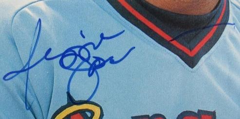 Reggie Jackson Signed "Sports Illustrated" Magazine Cover Page (JSA) at PristineAuction.com Reggie Jackson Signed "Sports Illustrated" Magazine Cover Page (JSA) at PristineAuction.com