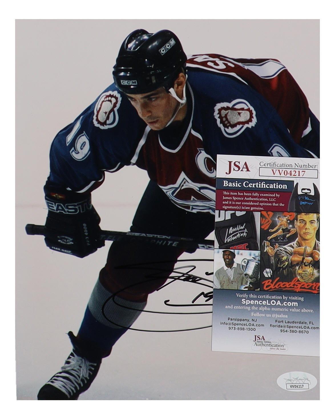 Joe Sakic Signed Colorado Avalanche Captain 8X10 Photo main image 0