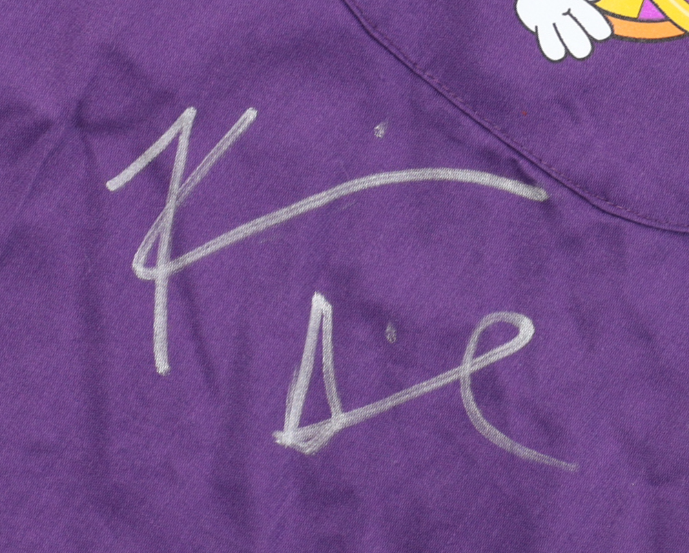 Kevin Smith Signed "Jay & Silent Bob Reboot" Mooby's Funployee Uniform Shirt (PSA) at PristineAuction.com Kevin Smith Signed "Jay & Silent Bob Reboot" Mooby's Funployee Uniform Shirt (PSA) at PristineAuction.com