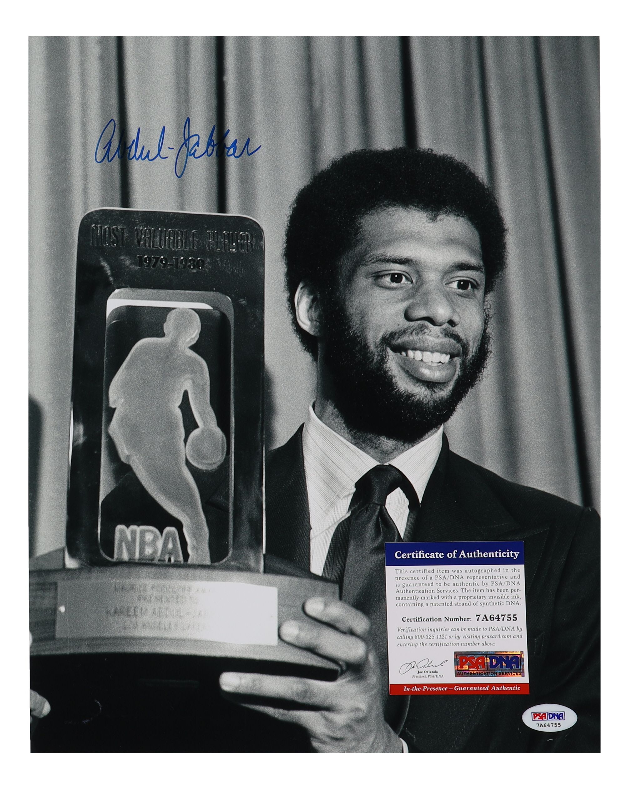 Kareem Abdul-Jabbar Signed 11x14 Photo (PSA) at PristineAuction.com Kareem Abdul-Jabbar Signed 11x14 Photo (PSA) at PristineAuction.com