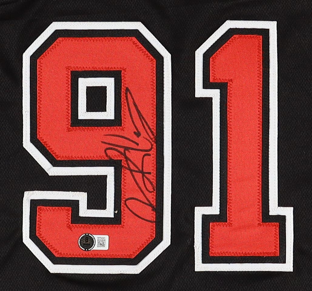 Dennis Rodman Signed Jersey (Beckett) at PristineAuction.com Dennis Rodman Signed Jersey (Beckett) at PristineAuction.com