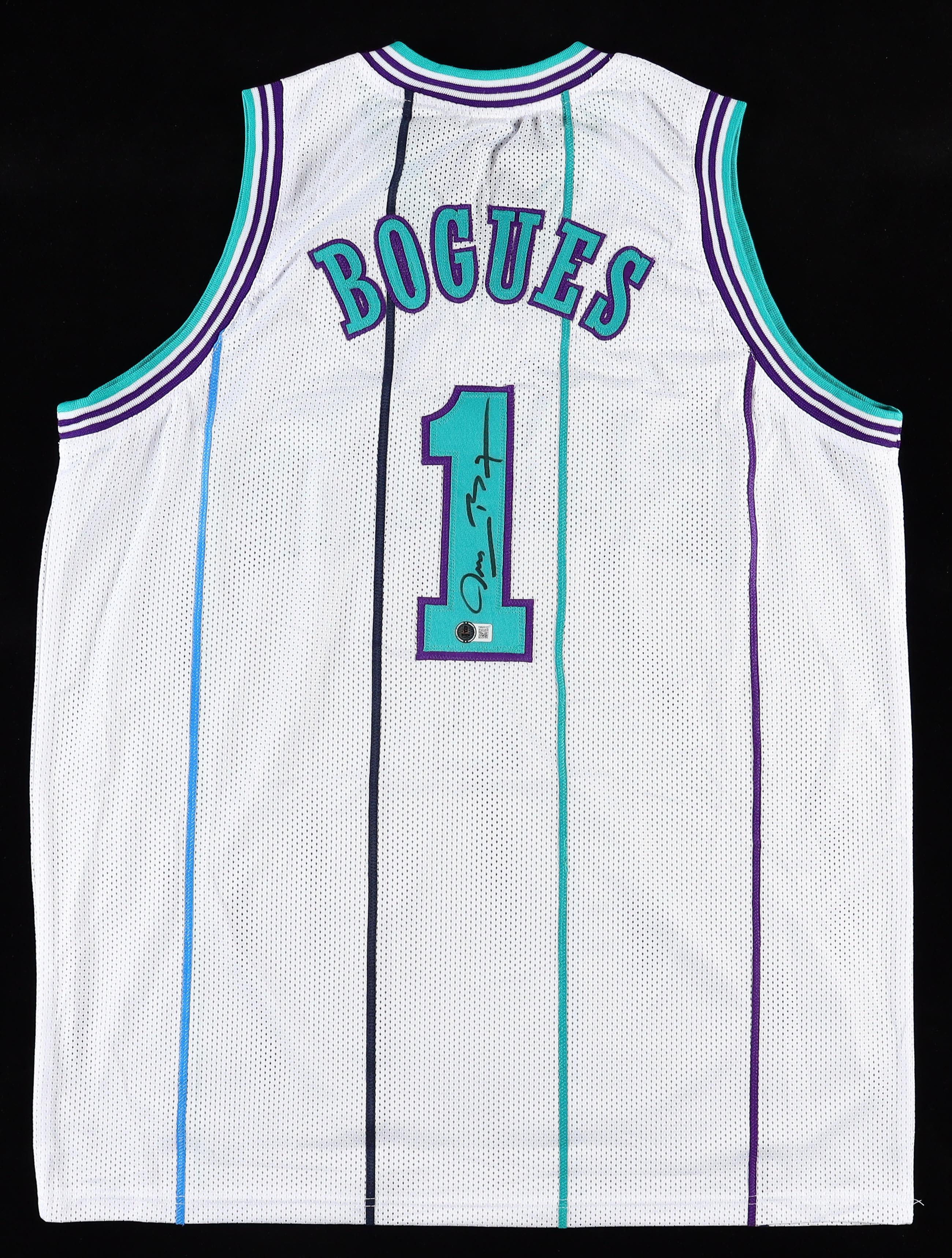 Muggsy Bogues Signed Jersey (Beckett) at PristineAuction.com Muggsy Bogues Signed Jersey (Beckett) at PristineAuction.com
