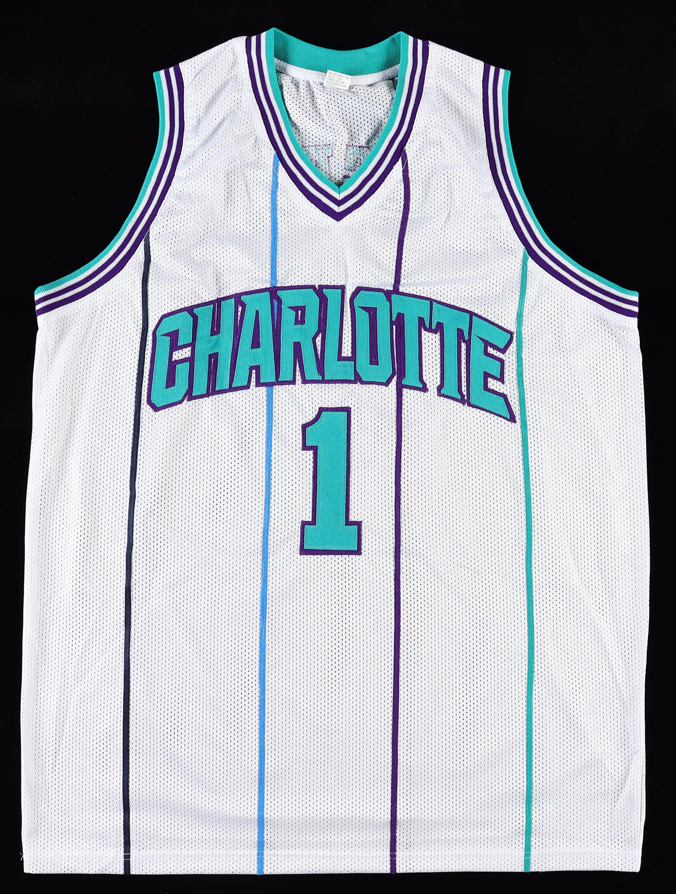 Muggsy Bogues Signed Jersey (Beckett) at PristineAuction.com Muggsy Bogues Signed Jersey (Beckett) at PristineAuction.com