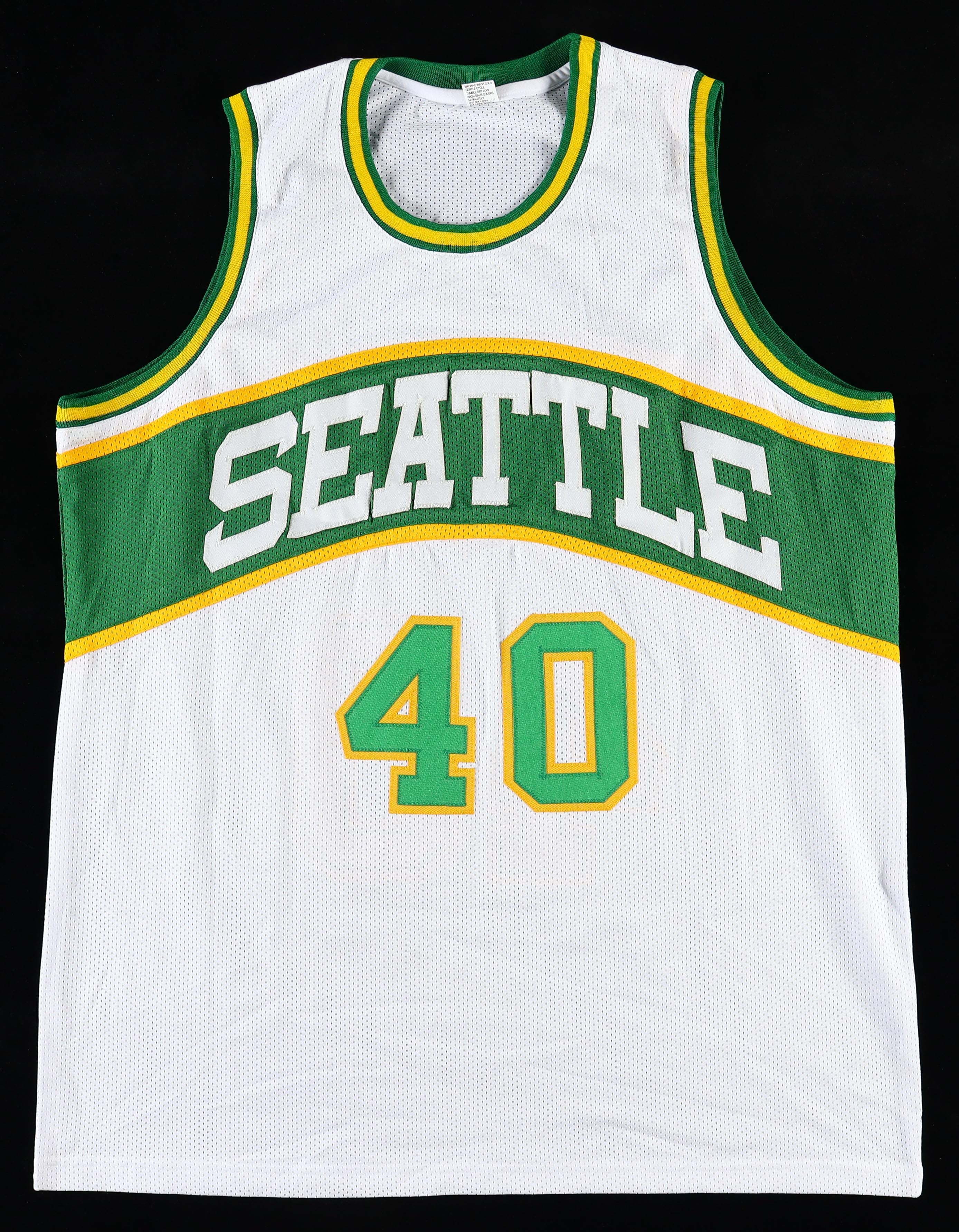 Shawn Kemp Signed Jersey (Beckett) at PristineAuction.com Shawn Kemp Signed Jersey (Beckett) at PristineAuction.com