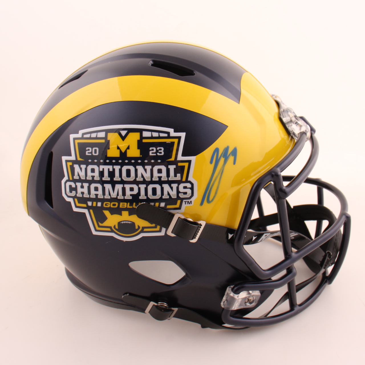J.J. McCarthy Signed Michigan Wolverines 2023 National Champions Full-Size Speed Helmet (Beckett) at PristineAuction.com J.J. McCarthy Signed Michigan Wolverines 2023 National Champions Full-Size Speed Helmet (Beckett) at PristineAuction.com