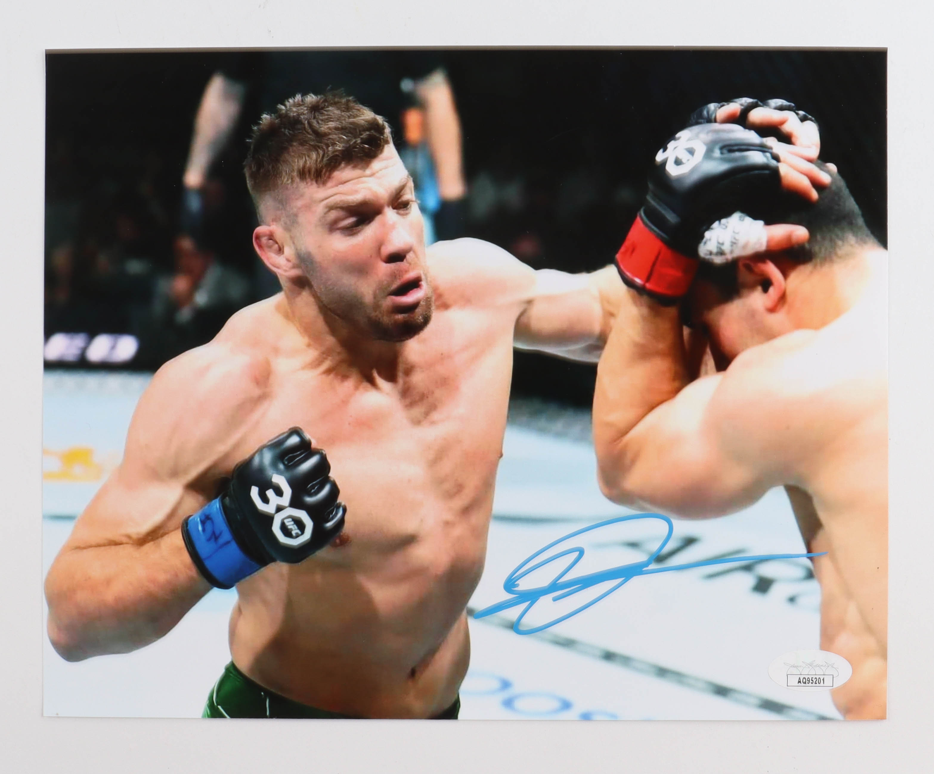 Dricus du Plessis Signed UFC 8x10 Photo (JSA) at PristineAuction.com Dricus du Plessis Signed UFC 8x10 Photo (JSA) at PristineAuction.com