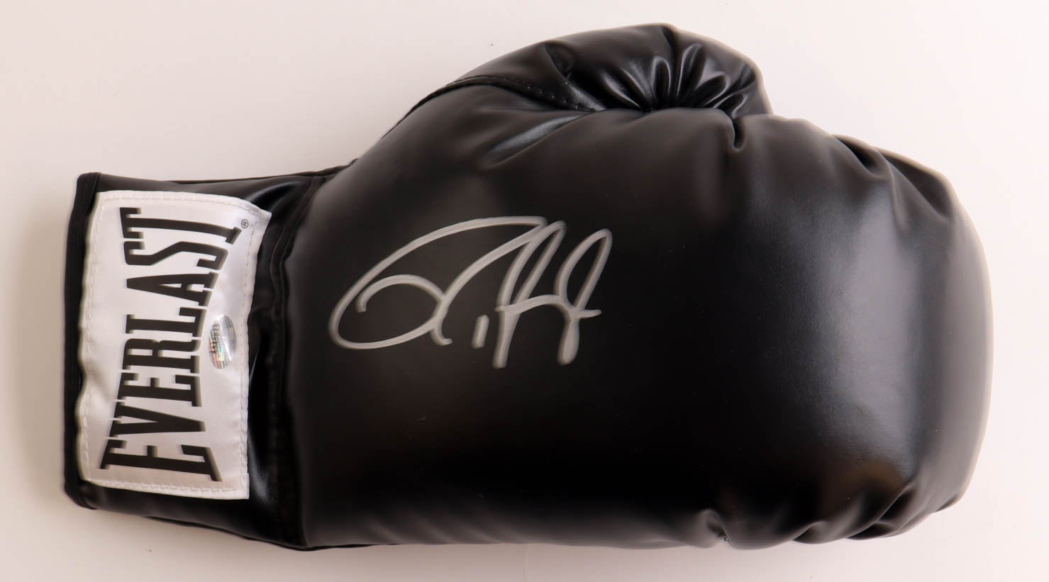 Roy Jones Jr. Signed Everlast Boxing Glove (Schwartz) at PristineAuction.com Roy Jones Jr. Signed Everlast Boxing Glove (Schwartz) at PristineAuction.com