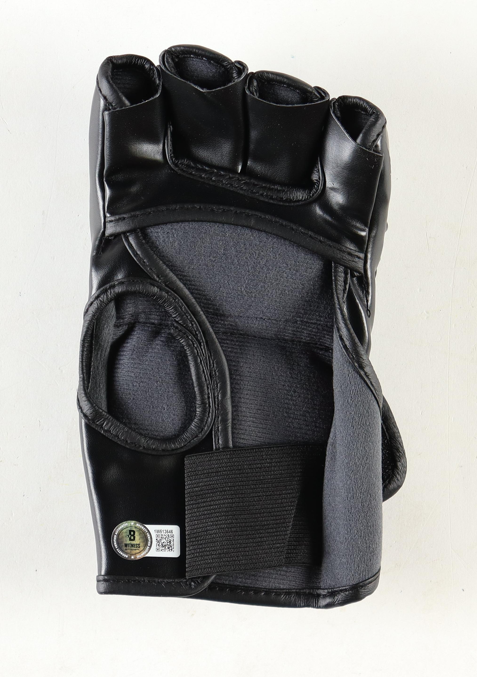 Marlon "Chito" Vera Signed Custom Glove (Beckett) at PristineAuction.com Marlon "Chito" Vera Signed Custom Glove (Beckett) at PristineAuction.com