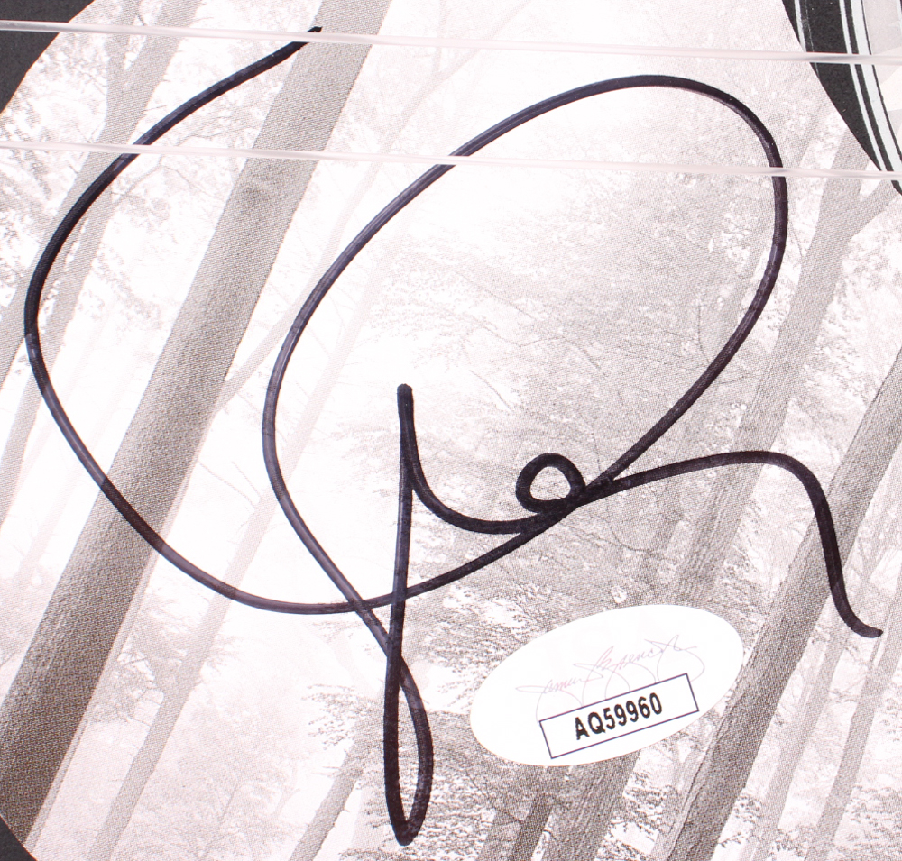 Taylor Swift Signed 38" Acoustic Guitar (JSA) at PristineAuction.com Taylor Swift Signed 38" Acoustic Guitar (JSA) at PristineAuction.com