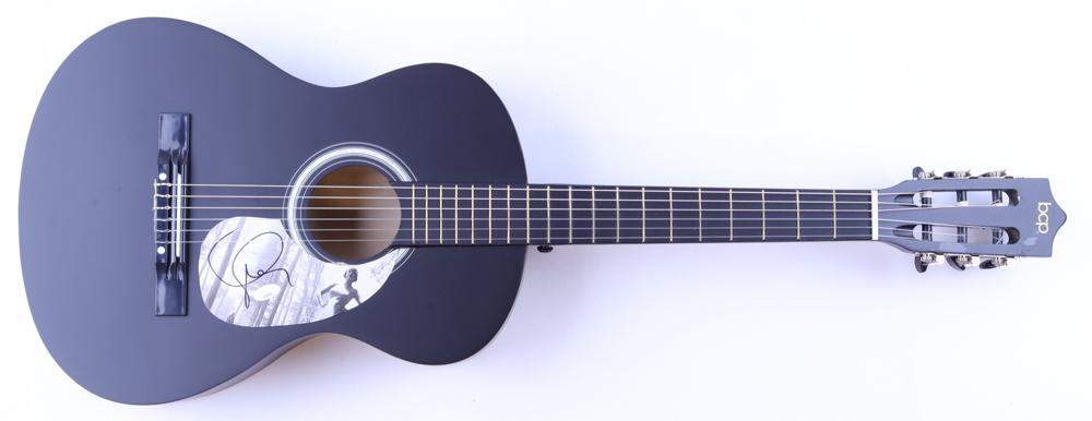 Taylor Swift Signed 38" Acoustic Guitar (JSA) at PristineAuction.com Taylor Swift Signed 38" Acoustic Guitar (JSA) at PristineAuction.com