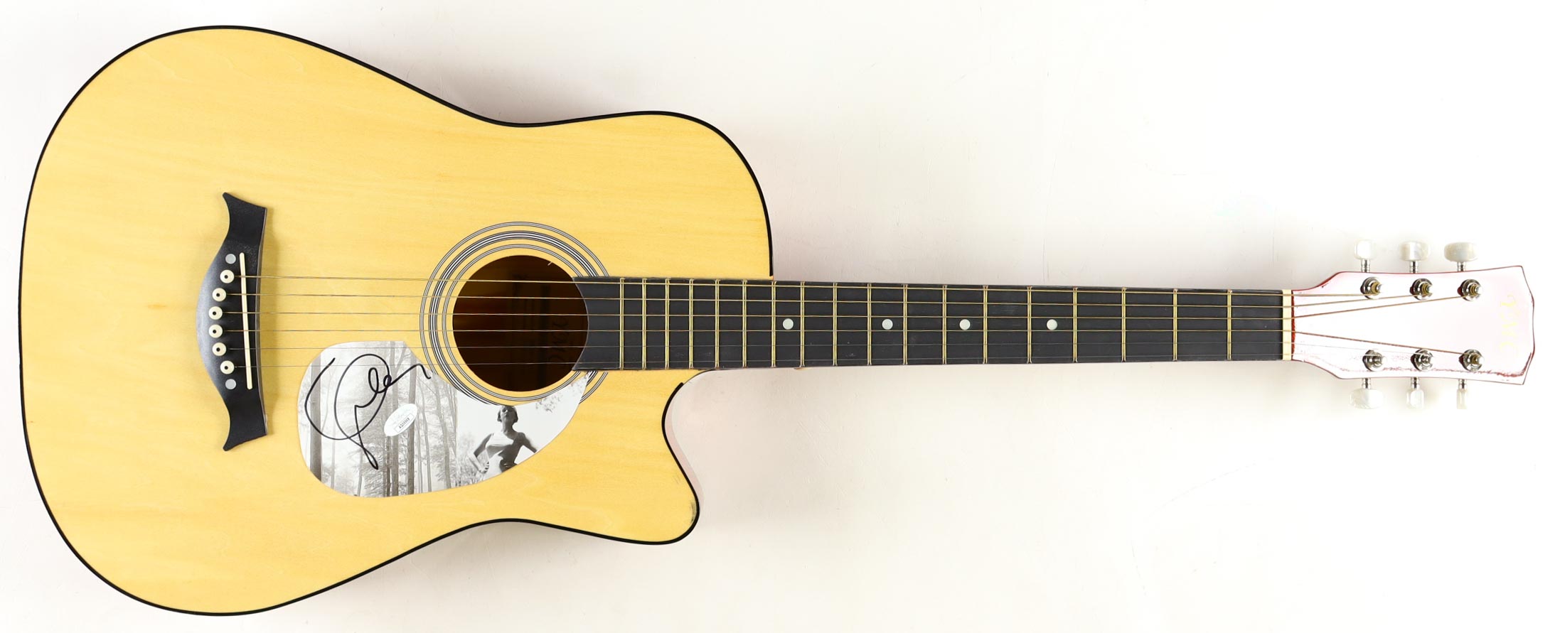 Taylor Swift Signed 38" Acoustic Guitar (JSA) at PristineAuction.com Taylor Swift Signed 38" Acoustic Guitar (JSA) at PristineAuction.com
