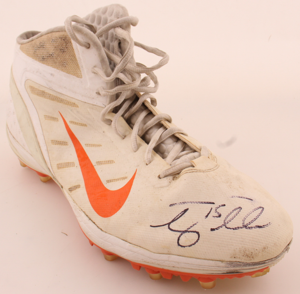 Tim Tebow Personally Owned & Worn Signed Nike Football Cleat (Tebow) at PristineAuction.com Tim Tebow Personally Owned & Worn Signed Nike Football Cleat (Tebow) at PristineAuction.com