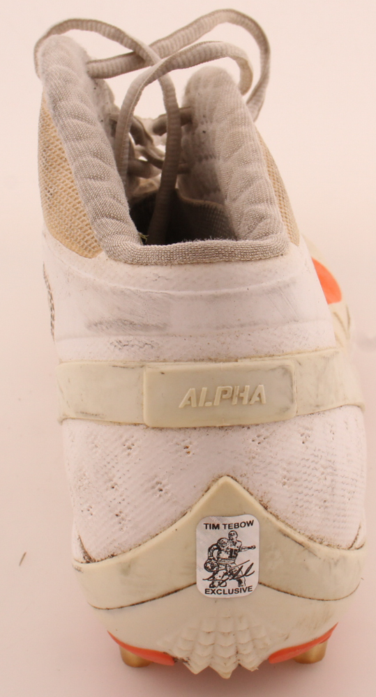 Tim Tebow Personally Owned & Worn Signed Nike Football Cleat (Tebow) at PristineAuction.com Tim Tebow Personally Owned & Worn Signed Nike Football Cleat (Tebow) at PristineAuction.com