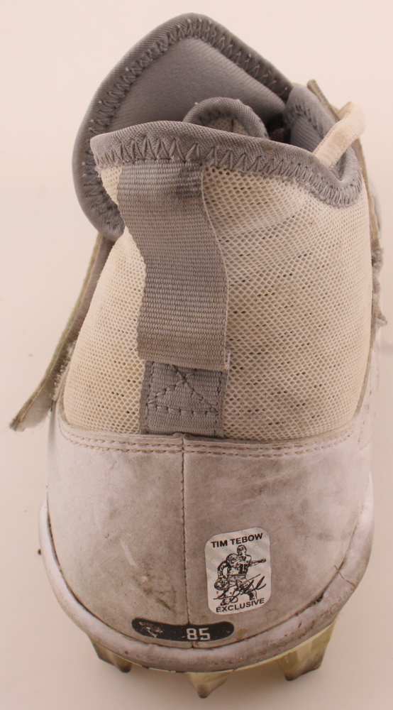 Tim Tebow Personally Owned & Worn Signed Nike Football Cleat (Tebow) at PristineAuction.com Tim Tebow Personally Owned & Worn Signed Nike Football Cleat (Tebow) at PristineAuction.com