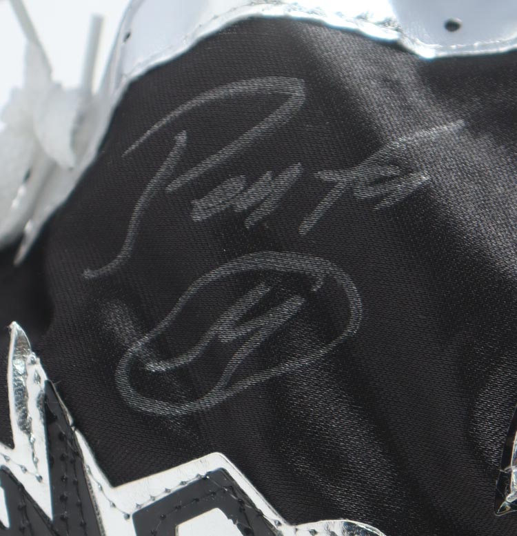 Penta El Zero Miedo Signed AEW Luchador Mask (JSA) at PristineAuction.com Penta El Zero Miedo Signed AEW Luchador Mask (JSA) at PristineAuction.com