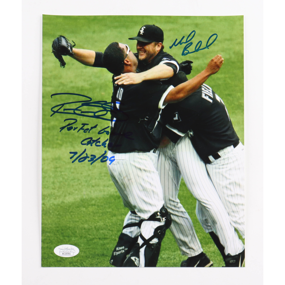 Ramon Castro & Mark Buehrle Signed White Sox 8x10 Photo Inscribed