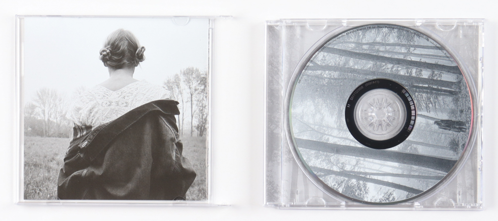 Taylor Swift Signed "Folklore" CD Album Cover (Beckett) at PristineAuction.com Taylor Swift Signed "Folklore" CD Album Cover (Beckett) at PristineAuction.com